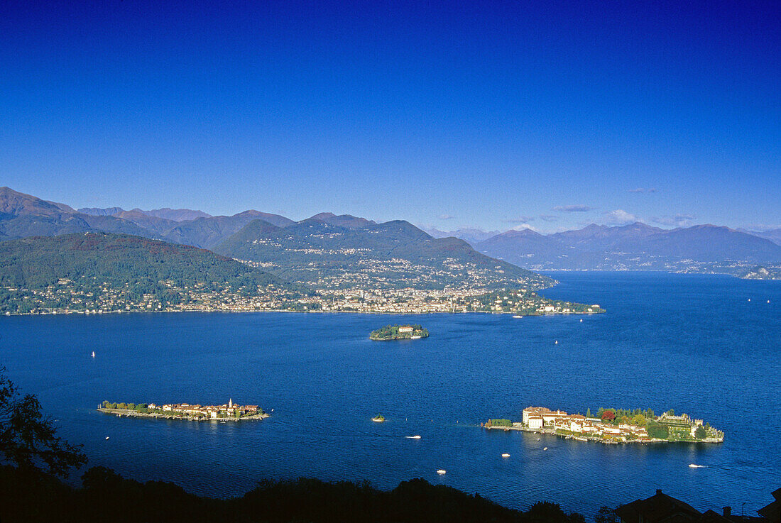 View over Lago Maggiore with the Borromean islands Isola dei Pescatori, Isola Madre and Isola Bella, Lago Maggiore, Piedmont, Italy, Europe