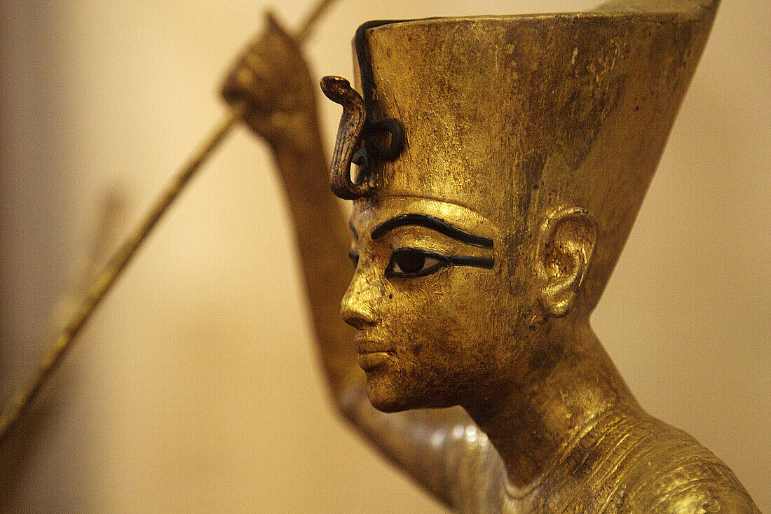 The King as Harpooner, A Golden Statue of king Tutankhamon, New Kingdom, Egyptian museum, Cairo, Egypt