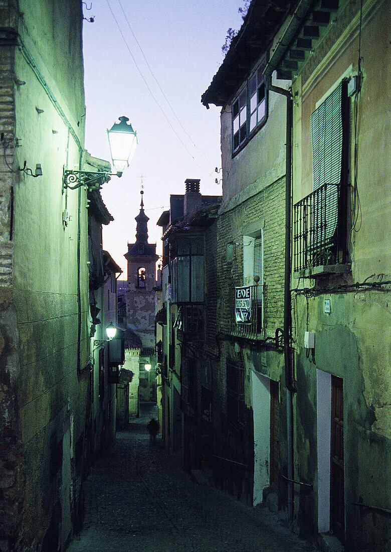 Straße bei Nacht, Toledo. Kastilien-La Mancha, Spanien