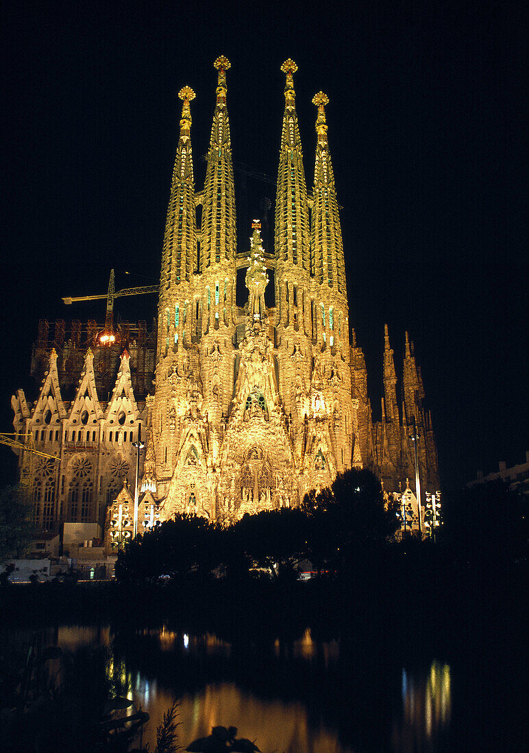 Sagrada Familia-Tempel bei Nacht, Barcelona. Katalonien, Spanien