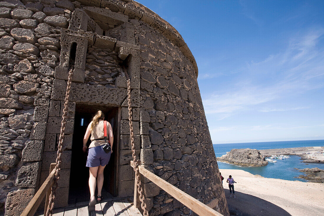 Spain, Canary Islands, Fuerteventura, El Cotillo, Tostón tower