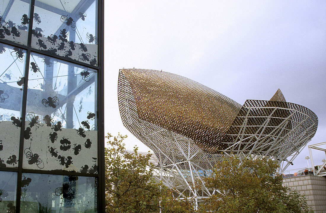Peix' (Fish) sculpture by Frank Gehry, Port Olímpic, Barcelona. Catalonia, Spain.