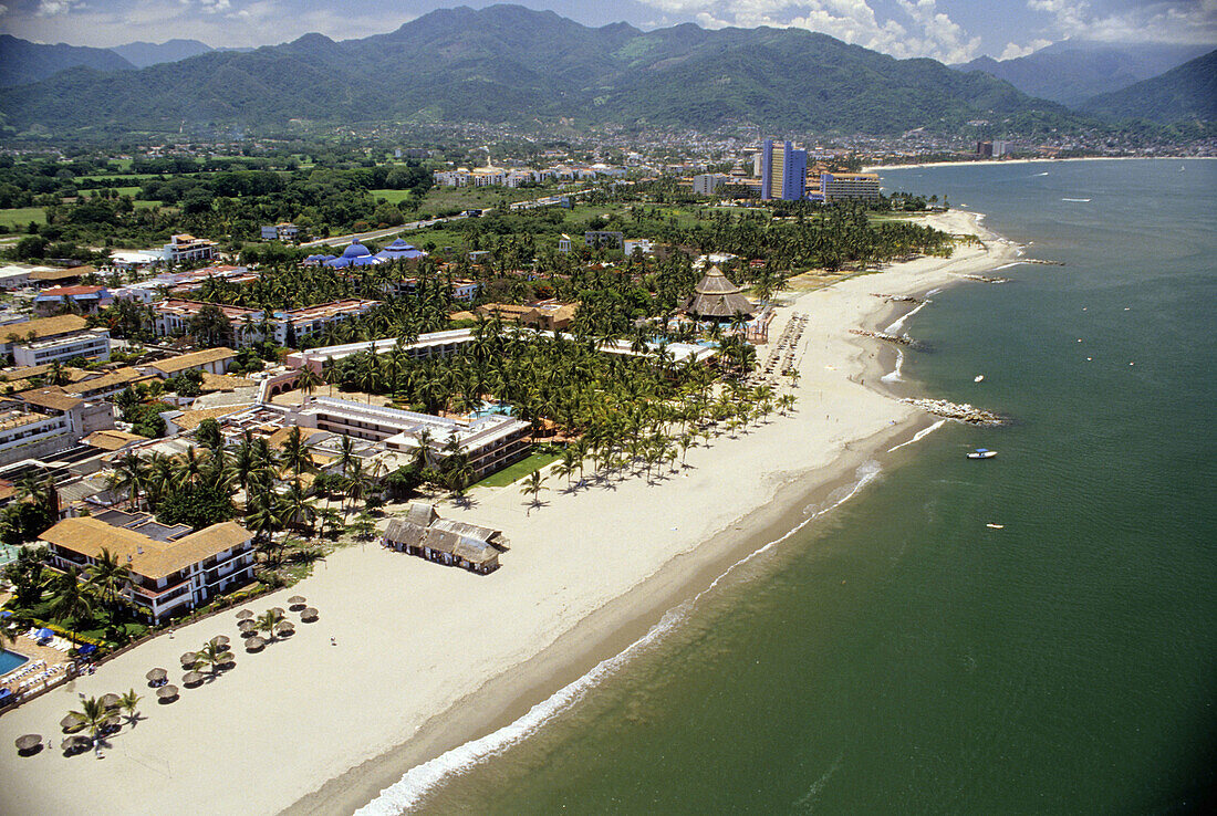 Aerial view, Aerial views, Beach, Beaches, Central America, Cities, City, Coast, Coastal, Color, Colour, Daytime, Exterior, Jalisco, Latin America, Mexico, North America, Outdoor, Outdoors, Outside, Overview, Overviews, Puerto Vallarta, Sea, Tourism, Trav