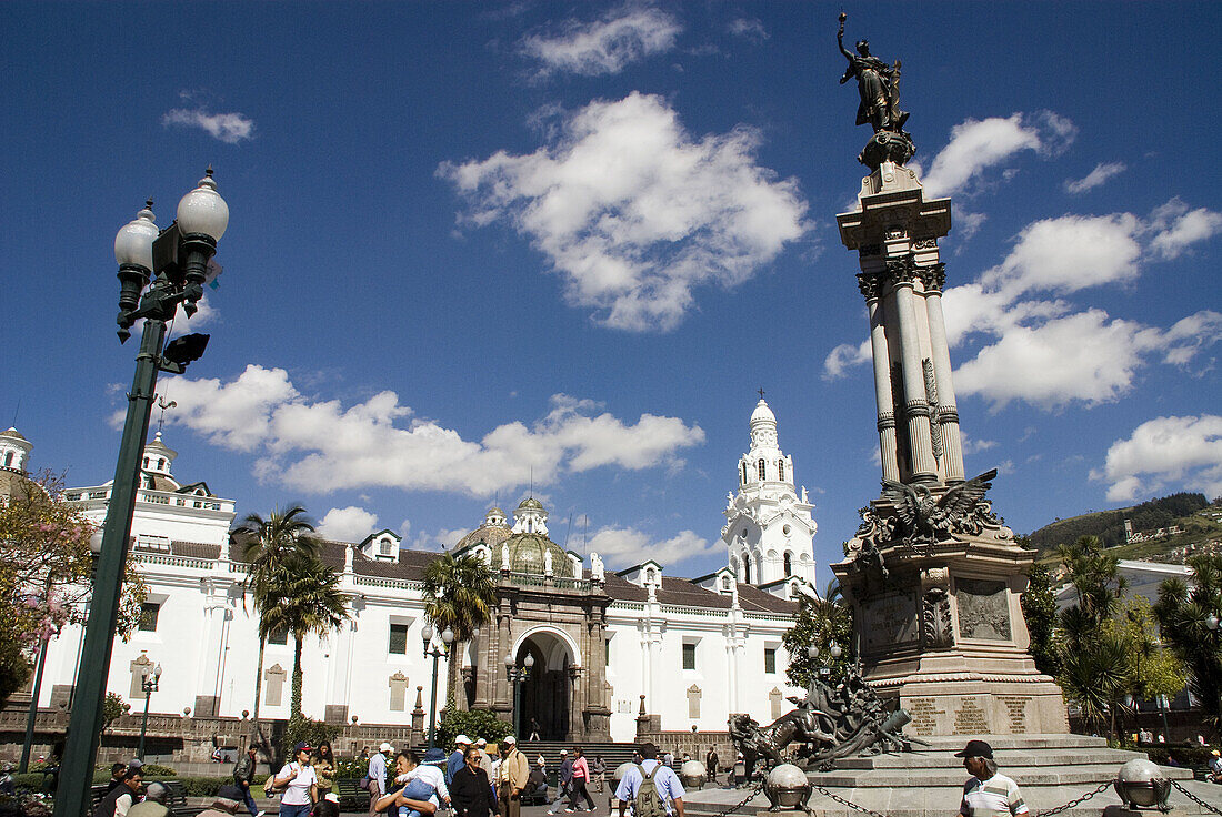 Ecuador.Quito.Historical center.Square of Independencia or Grande.Cathedral and  monument to the heroes of independence.