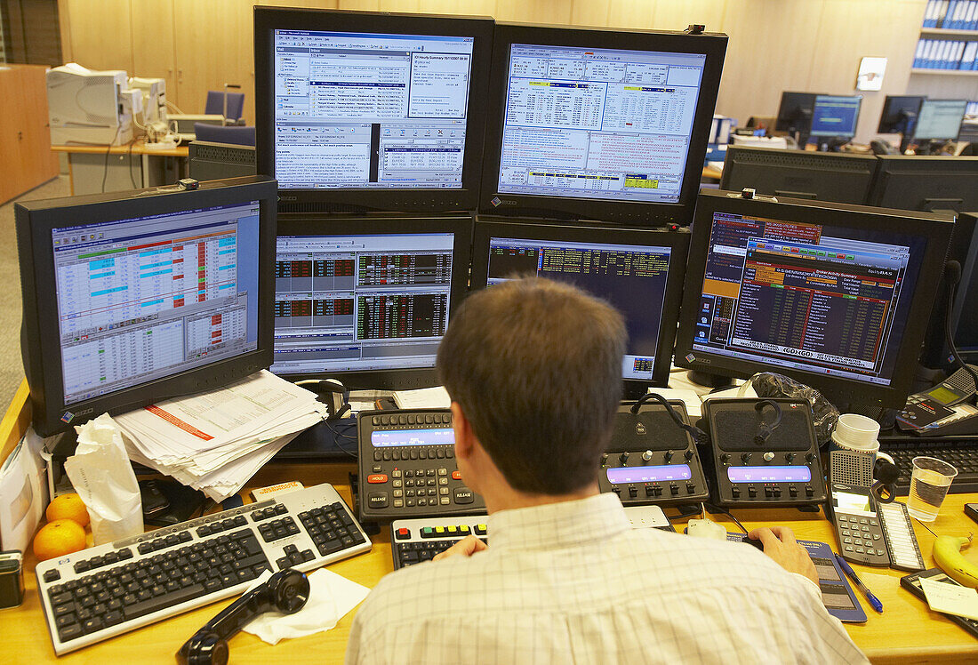 Broker, stock exchange data monitors