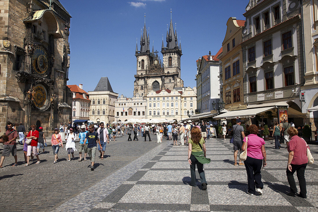 Astronomische Uhr am Altstädter Rathaus und der Tyn-Kirche, Staromestske Namesti (Altstädter Ring), Prag, Tschechische Republik