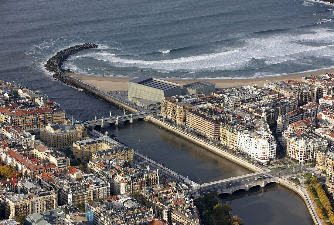 Fluss Urumea, San Sebastian (auch bekannt als Donostia), Guipuzcoa, Baskenland, Spanien