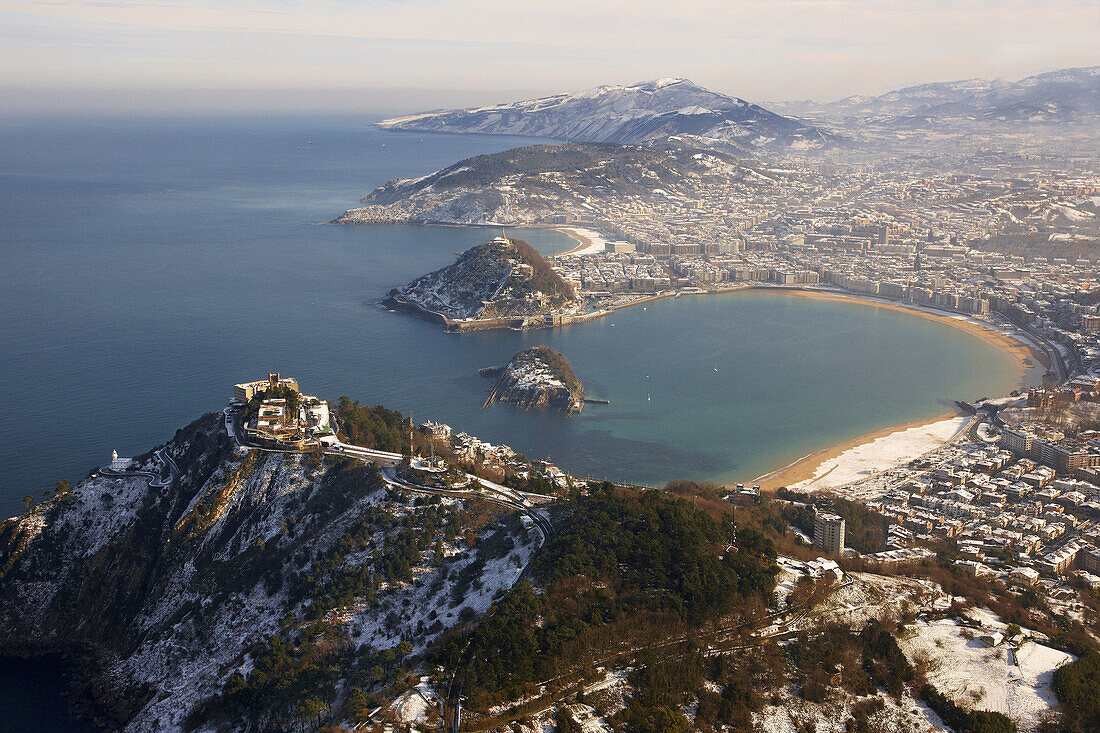 La Concha Bucht, Schnee, Donostia (auch bekannt als San Sebastian). Guipuzcoa, Baskenland, Spanien