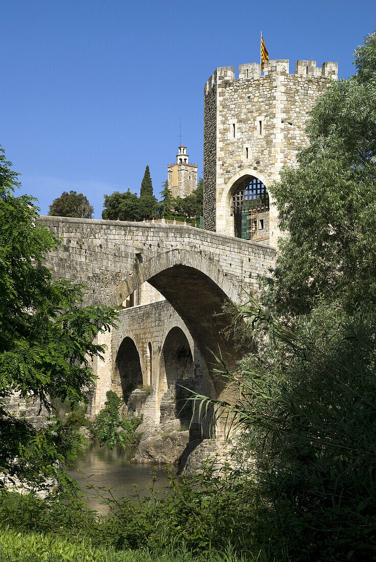 Medieval bridge over the Fluviá river Besalú  La Garrotxa  Girona province  Catalonia  Spain