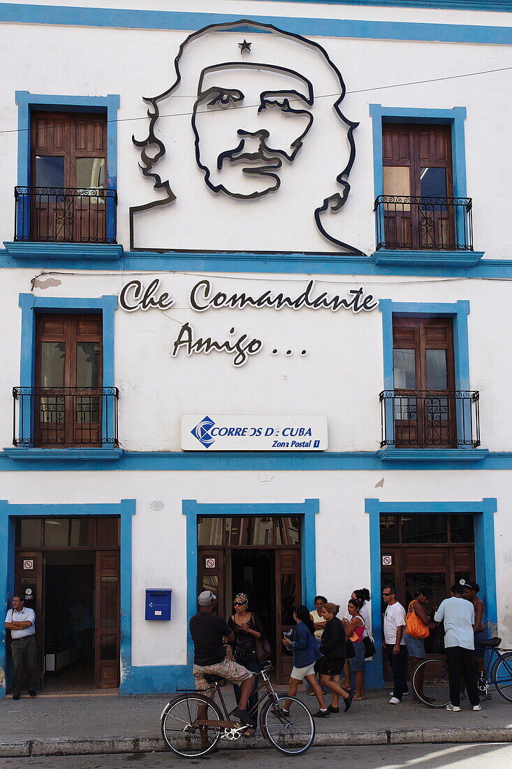 Building with Che image, Camaguey, Camaguey, Cuba, West Indies