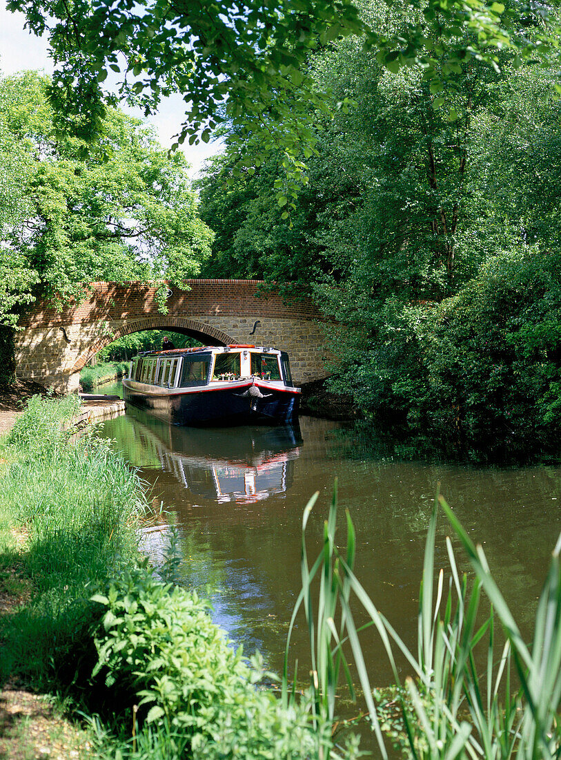 Basingstoke Canal, Fleet, Hampshire, UK, England