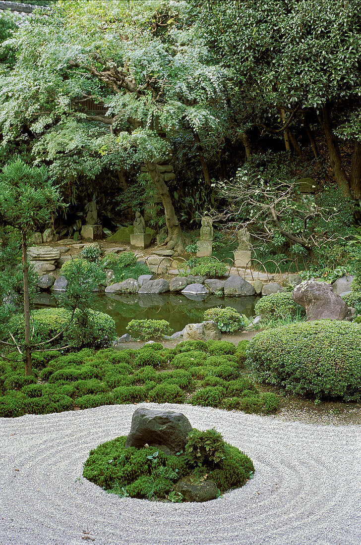 Dry landscape garden or karesansui. Engakuji temple. Kamakura. Japan