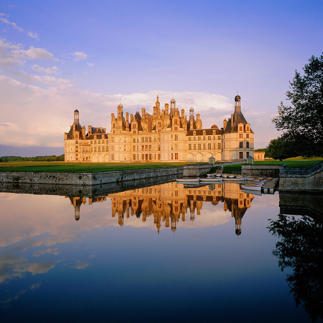 DAYTIME VIEW OF THE CHATEAU, CHATEAU DE CHAMBORD, The Loire, FRANCE