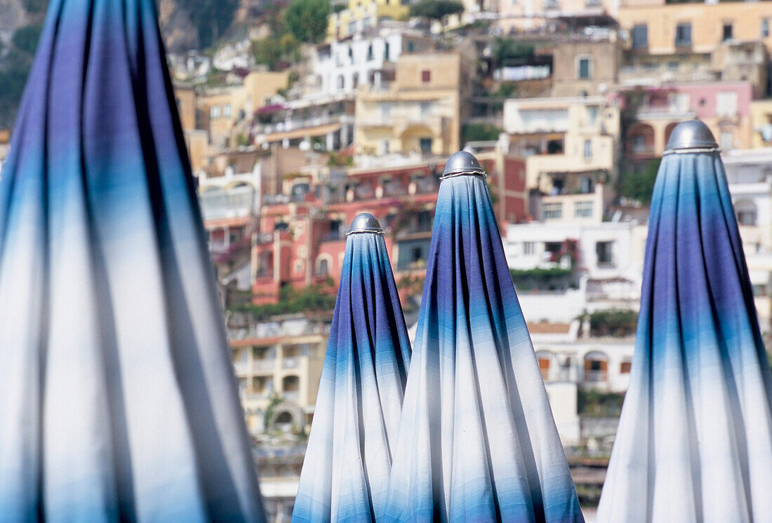 BEACH UMBRELLAS & TOWN VIEW, POSITANO, CAMPANIA, ITALY