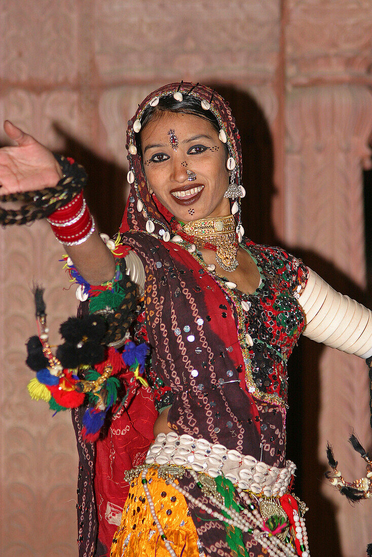 A traditional Rajasthani dancer, traditional Rajasthani dancer, General, people, Rajasthan, India
