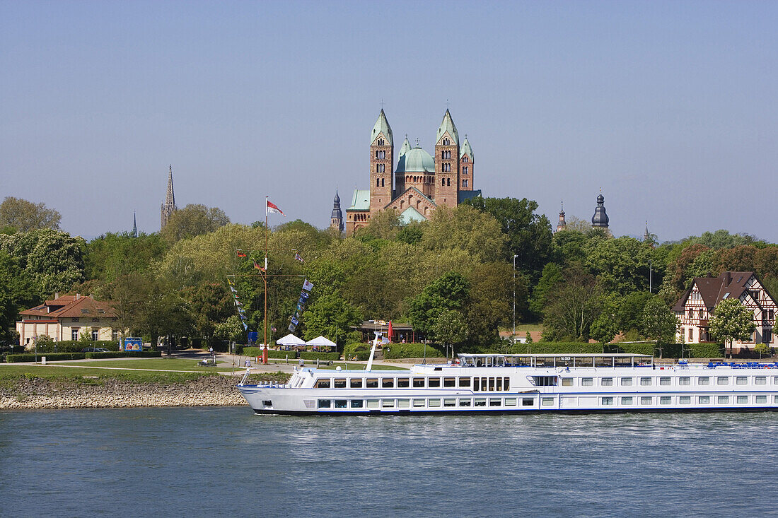 View over river Rhine to Speyer Cathedral, Speyer, Rhineland-Palatinate, Germany