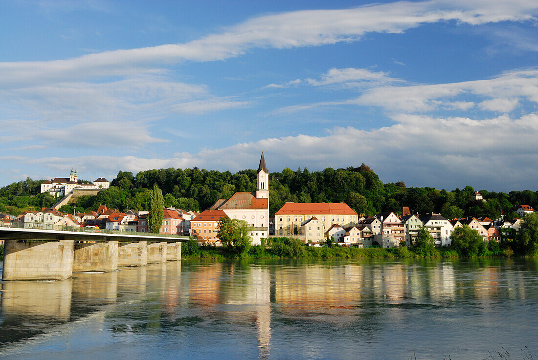 Blick über den Inn auf Passau, Niederbayern, Bayern, Deutschland