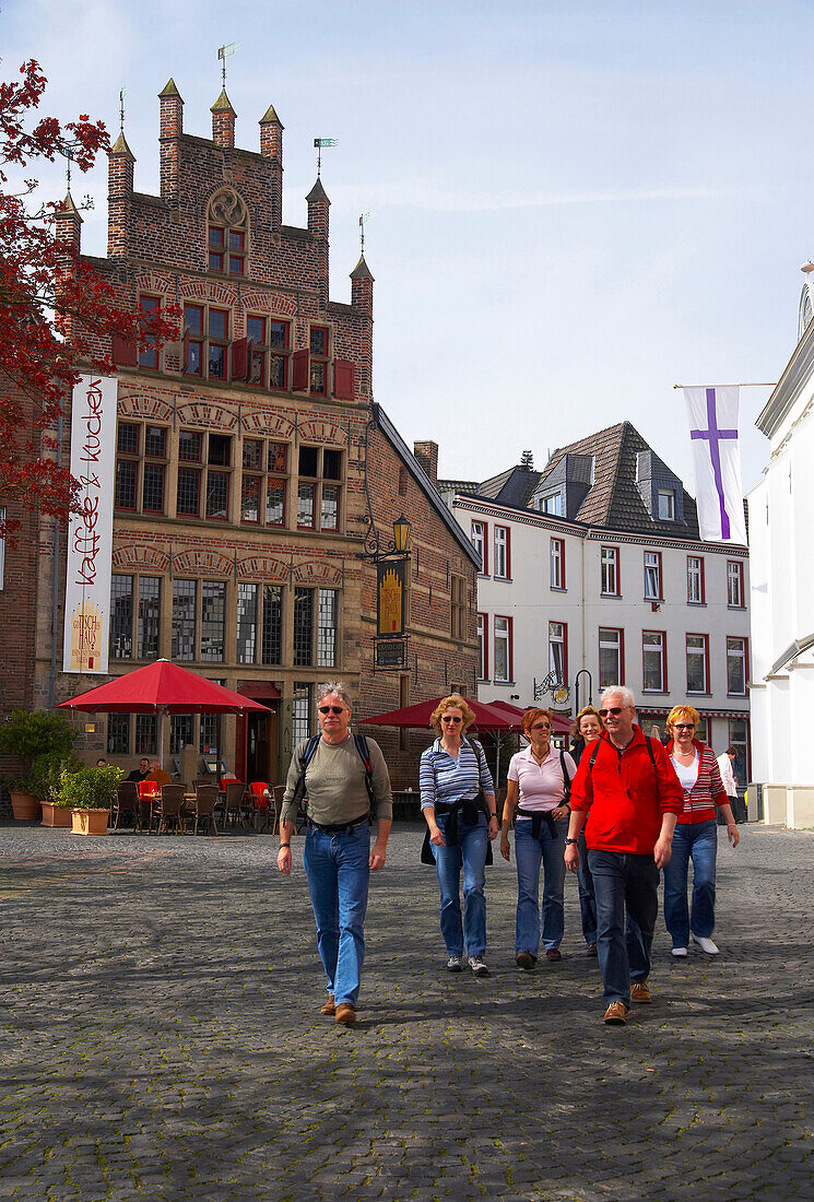 Gotisches Haus am Markt in Xanten, Frühling, Niederrhein, Nordrhein-Westfalen, Deutschland, Europa