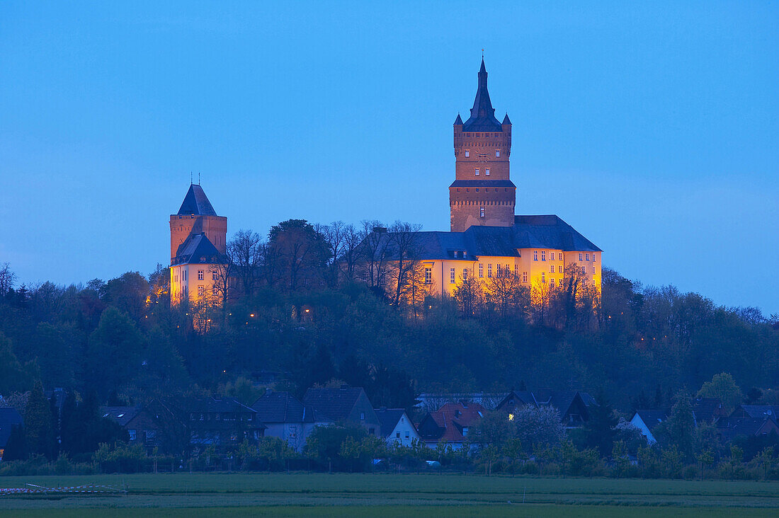 Schwanenburg am Abend, Kleve, Niederrhein, Nordrhein-Westfalen, Deutschland