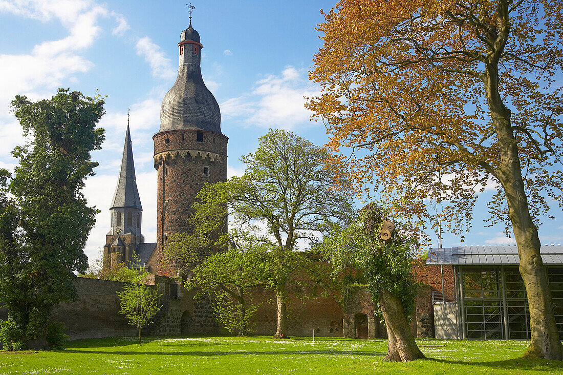 Medieval town of Zons, spring, day, Rhineland, North Rhine-Westphalia, Germany, Europe