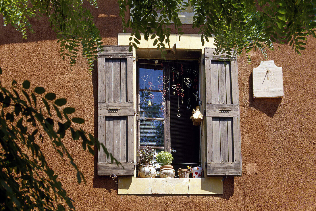 Window of a houses at Roussillon, Vaucluse, Provence, France, Europe
