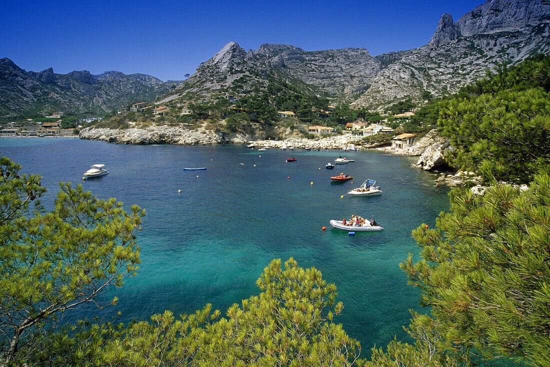 Boats in a small bay under blue sky, Calanque de Sormiou, Cote d´Azur, Provence, France, Europe