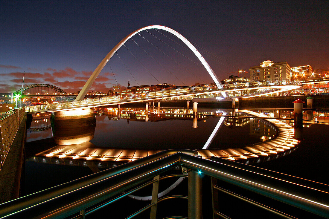 Gateshead Millennium Bridge and Tyne Bridge at night, Gateshead, Tyne and Wear, UK, England