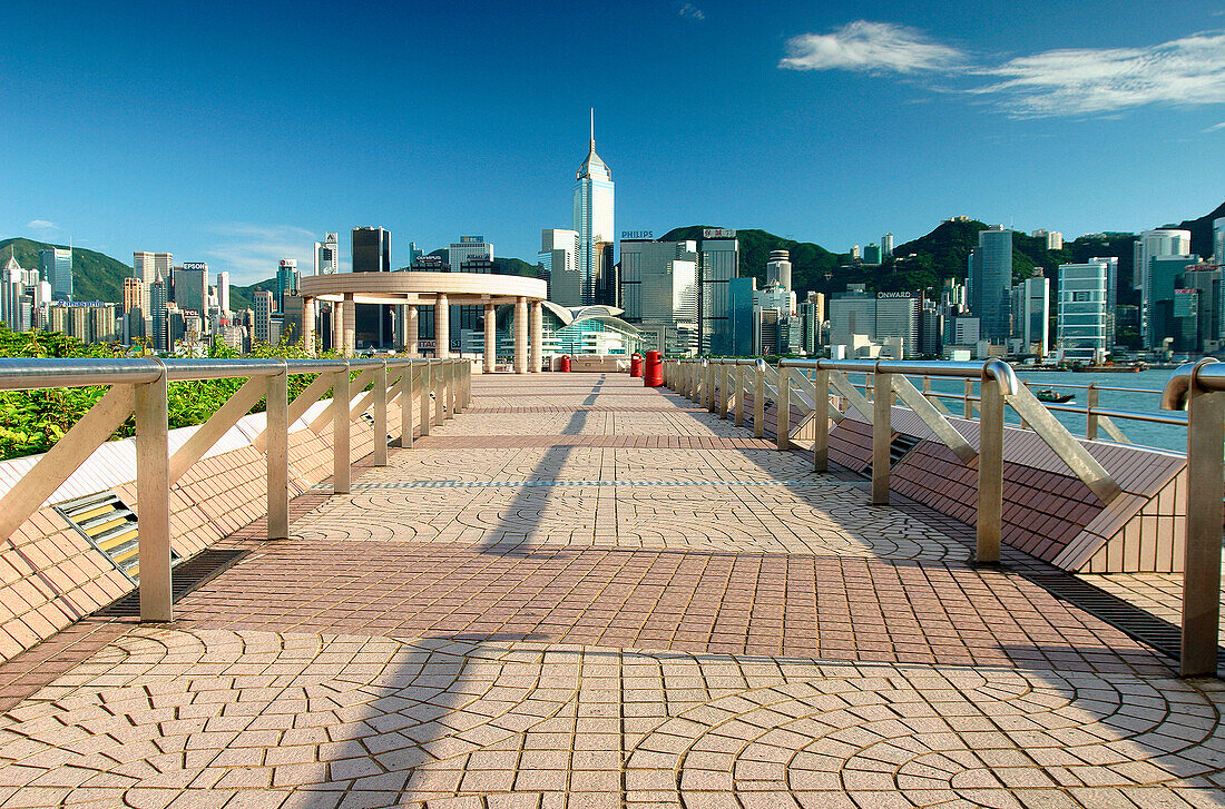The Hong Kong skyline from the Tsim Sha Tsui walkway, Hong Kong, China