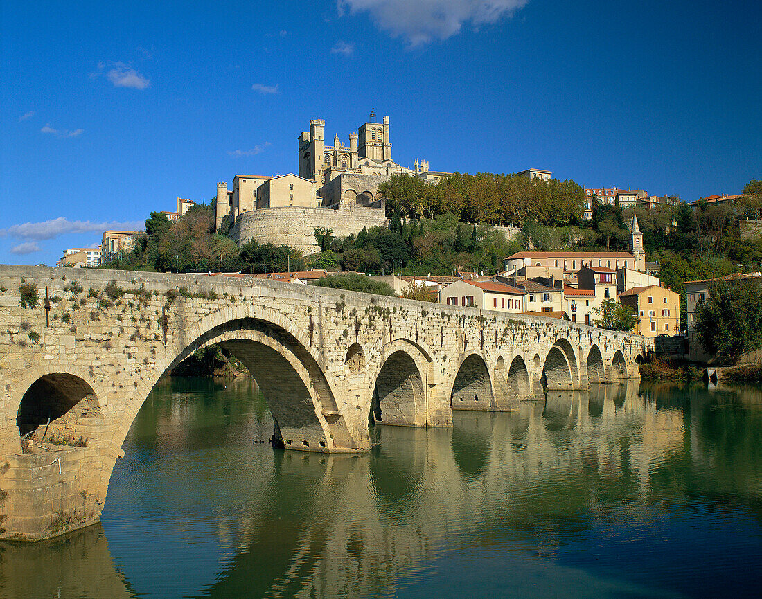 The Old Bridge, Beziers, Languedoc-Roussillon, France