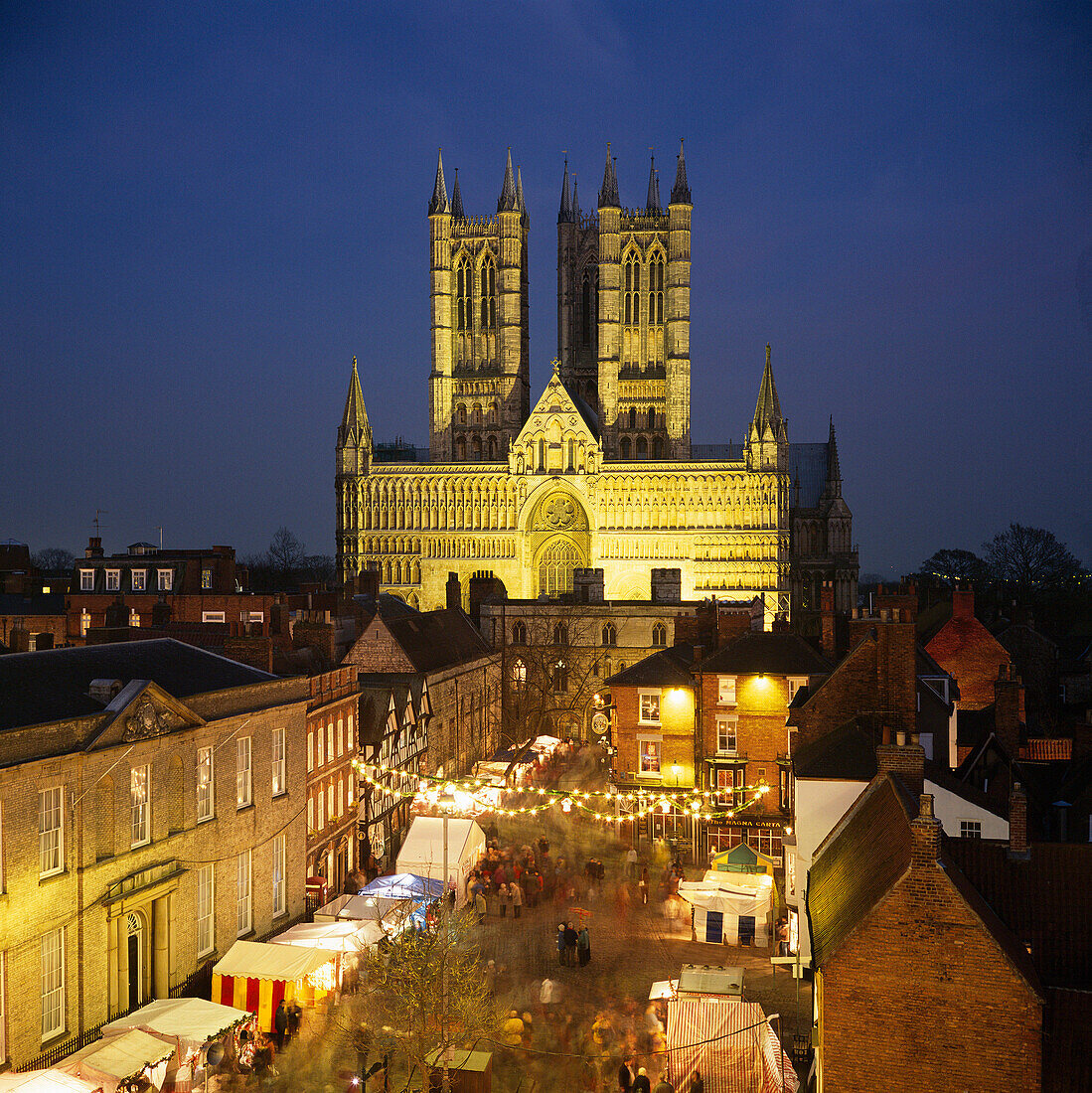 Christmas Market with Lincoln Cathedral, Lincoln, Lincolnshire, UK, England