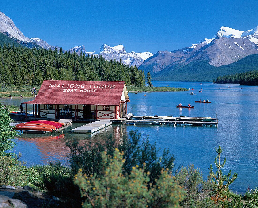 Maligne Lake, Jasper National Park, Alberta and The Rockies, Canada