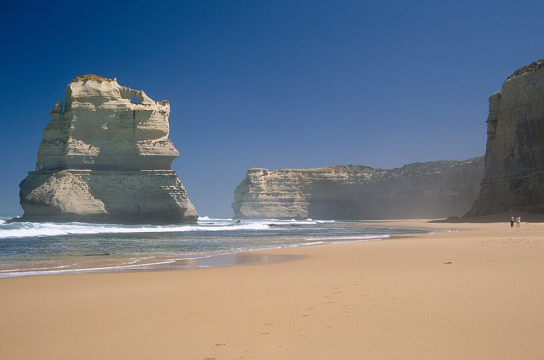 The Twelve Apostles, Beach, Great Ocean Road, Victoria, Australia
