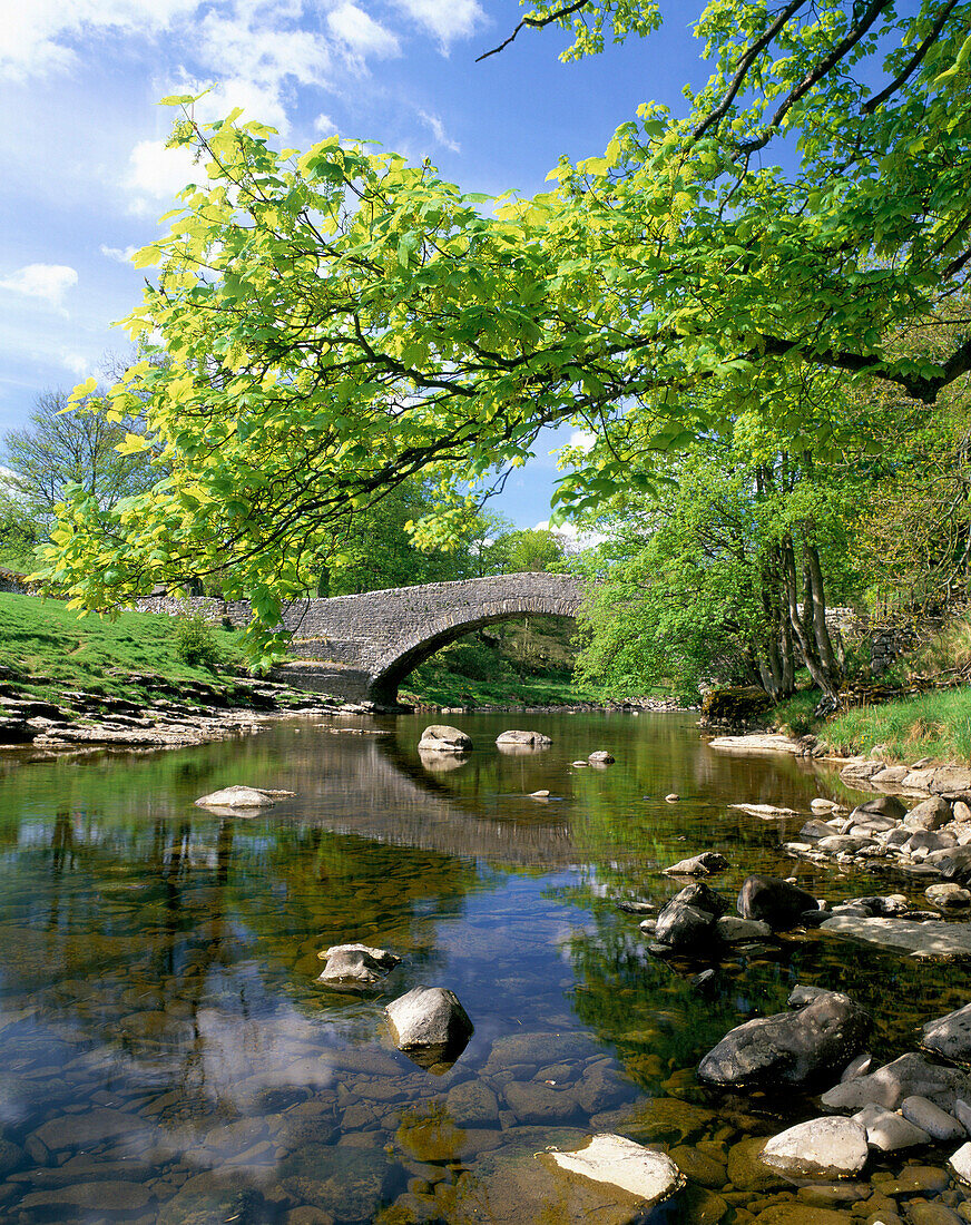 Stainforth Pack Horse Bridge, Ribblesdale, Yorkshire, UK, England