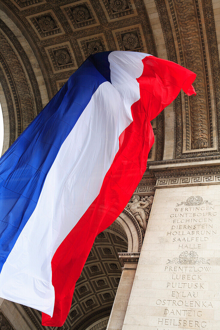 Arc de Triomphe, French flag, Paris, France