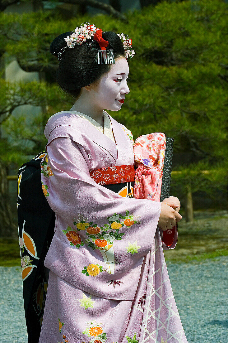 Geisha at Nijo Castle, Kyoto, Japan