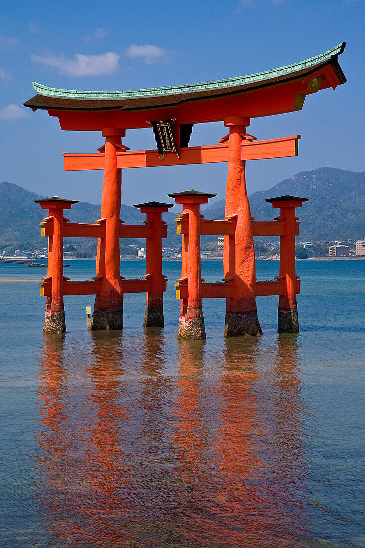 Otorii Gate at Itsukushima shrine, Miyajima Island, Japan
