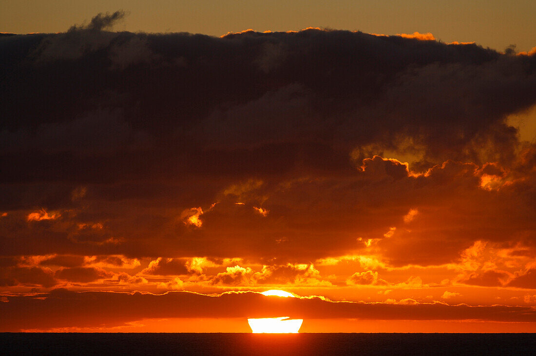 Sonnenuntergang über dem Atlantik, Teneriffa, Kanarische Inseln, Spanien, Europa