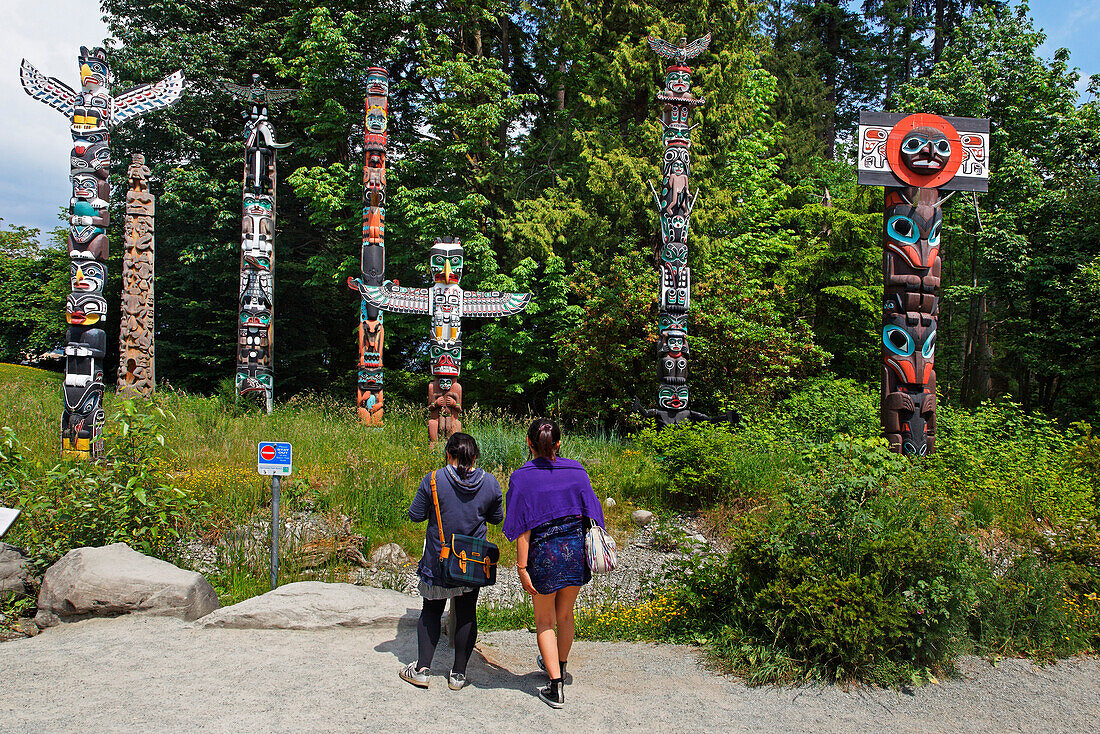 Totempfahl der KWAKIUTL Indianer im Stanley Park, Vancouver, Kanada, Britisch Kolumbien, Nordamerika