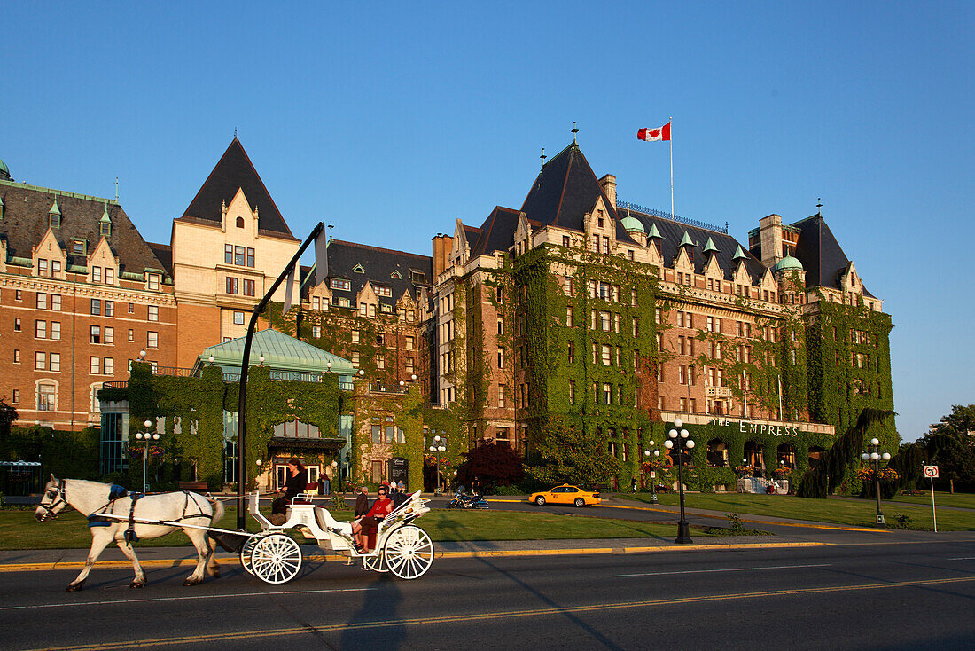 Hotel Empress, carriage, Victoria, Vancouver Island, Canada, North America