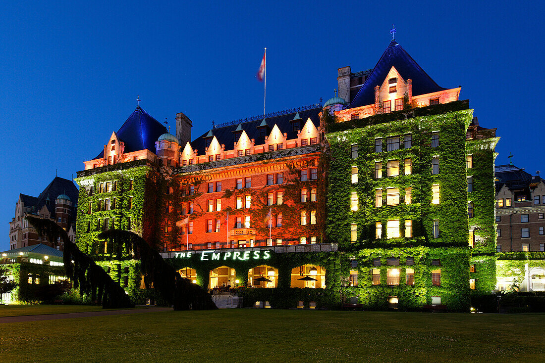 Hotel Empress at twilight, luxery facade, Victoria, Vancouver Island, Canada, North America