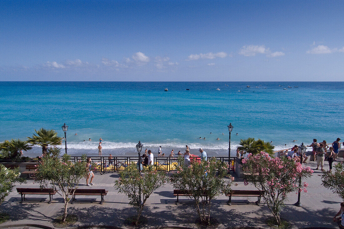 Beach at Monterosso al Mare with promenade, Cinque Terre, La Spezia, Liguria, Italian Riviera, Italy, Europe
