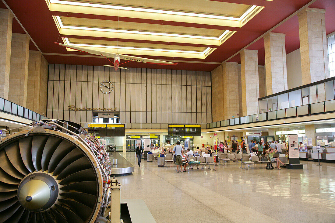 Wartehalle, Check-In in Flughafen Berlin Tempelhof, Flughafen schloss zum 31.10.2008, Berlin, Deutschland