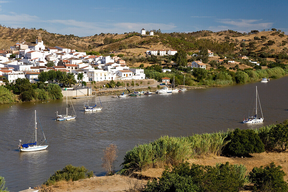 Sailing boats on the river Guadiana, boarder to Andalusia, Spain, Alcoutim, Algarve, Portugal