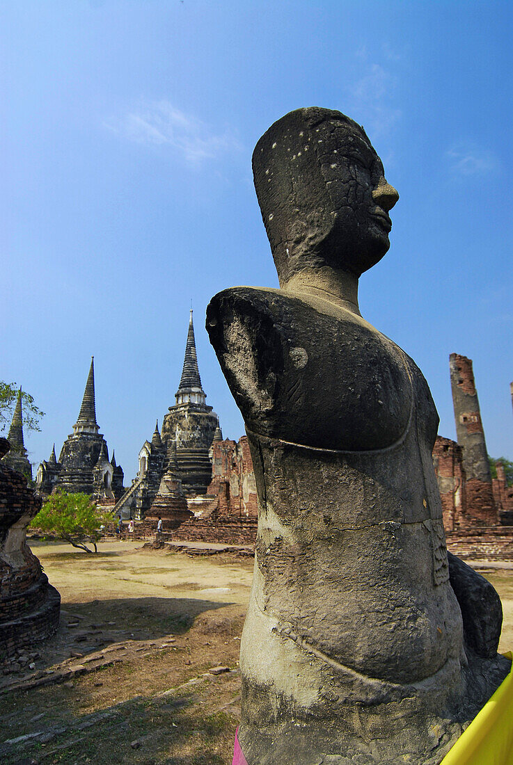 Buddha vor den Chedis, Wat Phra Si Sanphet, Ayutthaya, Thailand, Asien