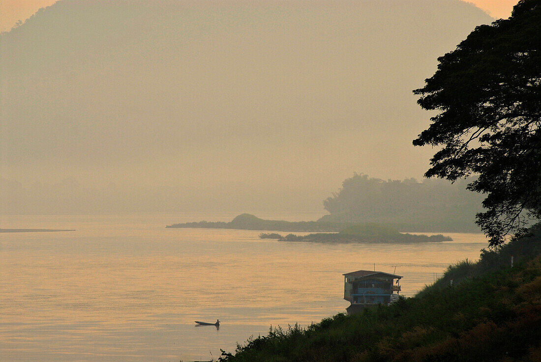 Blick über den Mekong nach Laos, Chiang Khan,Provinz Loei, Thailand, Asien