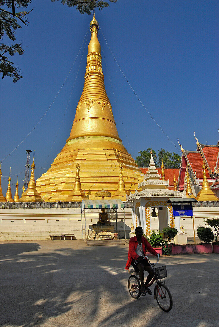 Goldene Pagode in Mae Sot, Chedi, Provinz Tak, Thailand, Asien