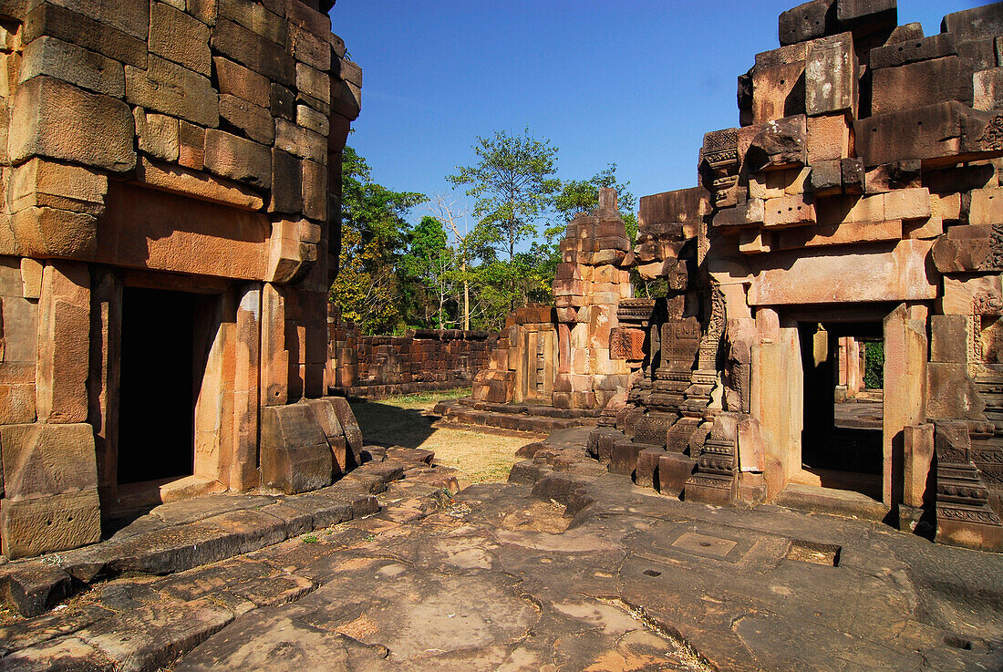 Khmer ruins of a temple on the border to Cambodia, Prasat Ta Muen Tot, Thailand, Asia