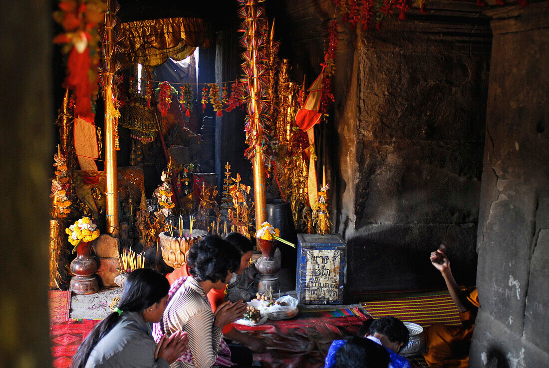 Pilgrims in the main temple on cambodian side, Prasat Khao Phra Wihan resp. Preah Vihar, cambodian name, historical site disputed between Thailand and Cambodia, Asia