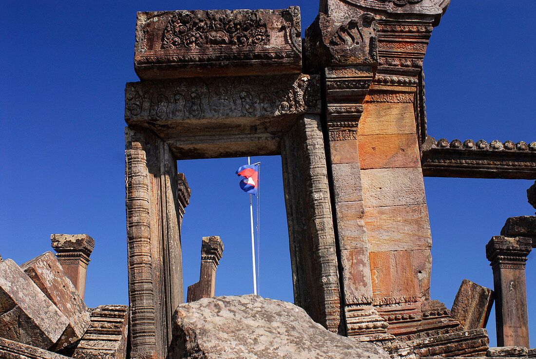 Tempel auf kambodschanischer Seite in den Dongrek Bergen, umstritten zwischen Thailand und Kambodscha, Prasat Khao Phra Wihan bzw. Preah Vihar, kamboschanisch, Asien