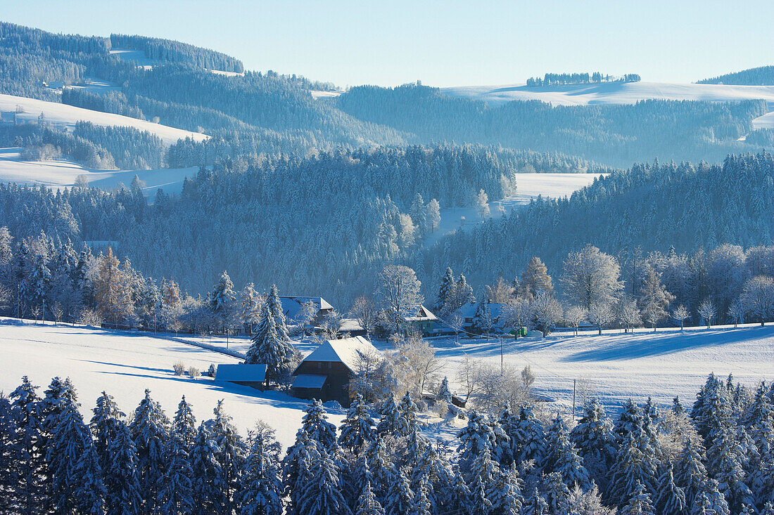 Wintertag bei St. Märgen, Bauernhof, Schwarzwald, Baden-Württemberg, Deutschland, Europa